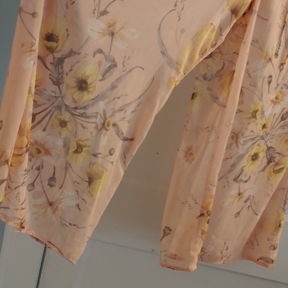 H&M pants -- flowy, floral, & bohemian - Picture 5 of 8